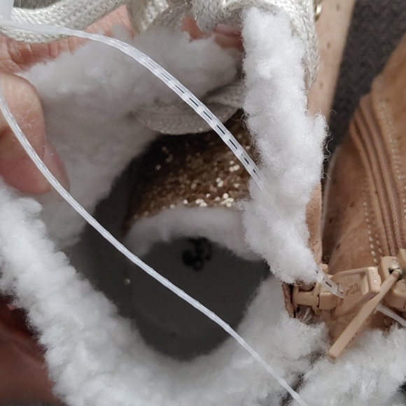 NWT girls size 4 shoes - Picture 6 of 7